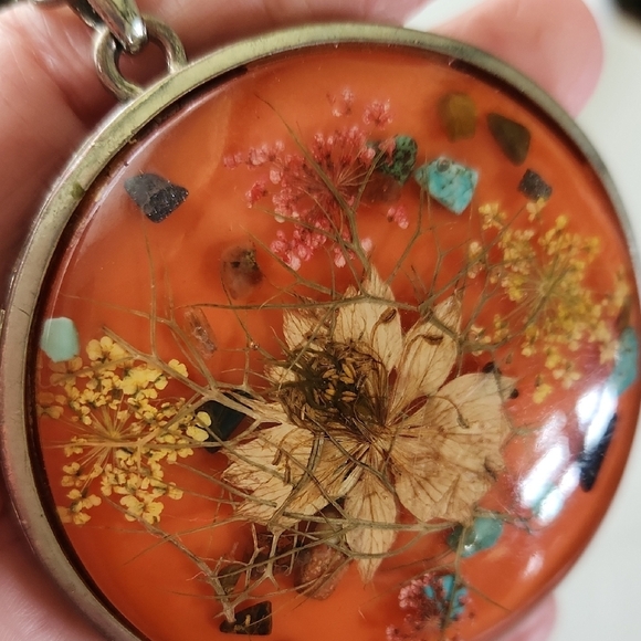 Elegant Orange and Silver Pendant Necklace - Picture 12 of 13